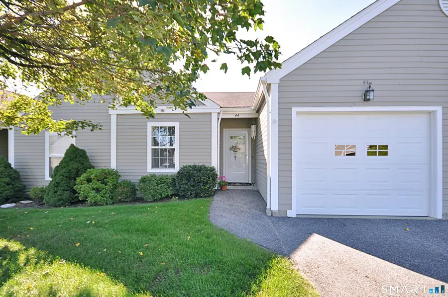 44 Elizabeth Circle #44, Newtown, CT 06482 - #2