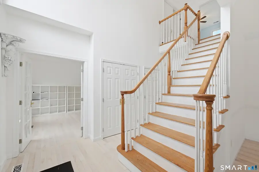 6 Ashley Court, Danbury, CT 06810 - #2