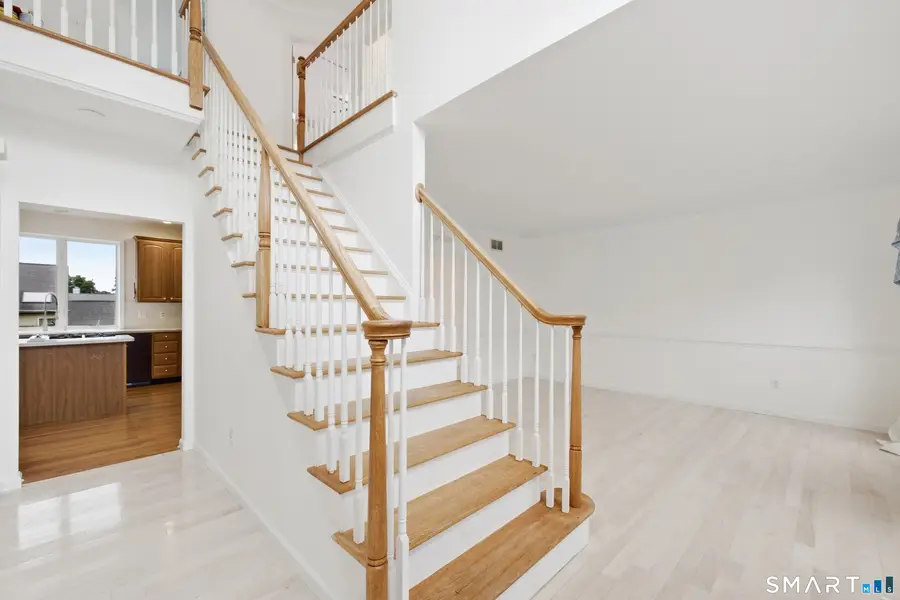 6 Ashley Court, Danbury, CT 06810 - #3