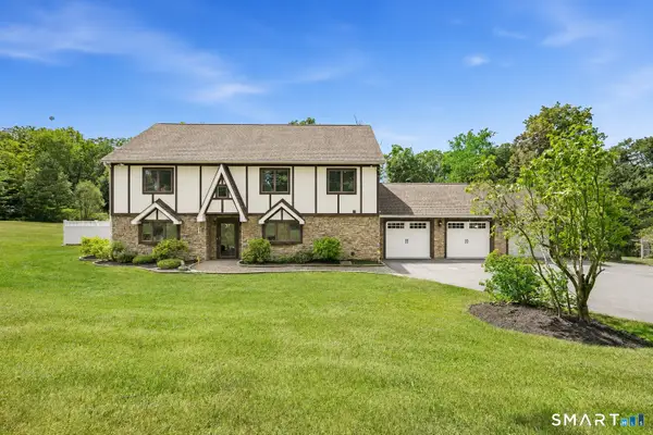 37 Tunnel Road, Newtown, CT 06470