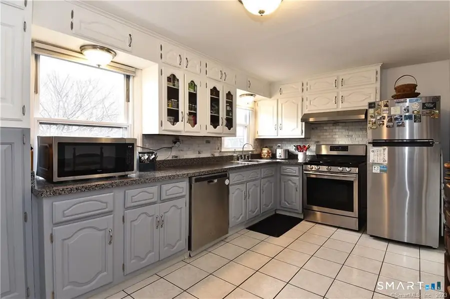 32 Barton Circle, North Haven, CT 06473 - #2