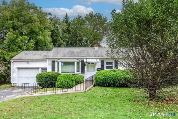 25 Meadowbrook Road, Danbury, CT 06811