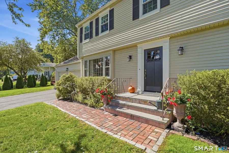 5 Dominique Lane, Simsbury, CT 06070 - #2