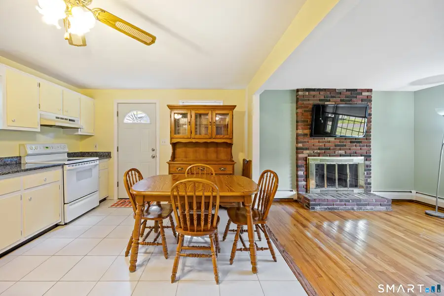 19 Oak Street, Wallingford, CT 06492 - #3
