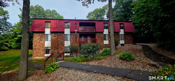 10 Woodsedge Drive #4B, Newington, CT 06111