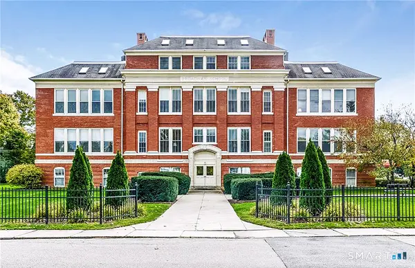 6 School Street #2, Stonington, CT 06355