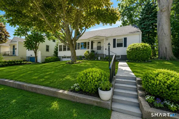 38 Carlisle Place, Stamford, CT 06902