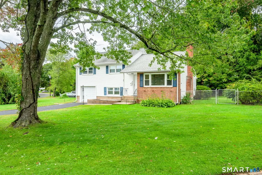 34 Grande Avenue, Windsor, CT 06095 - #2