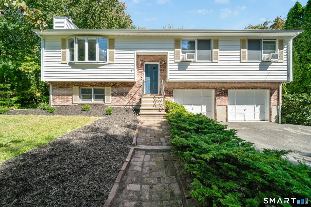 8 Wills Road, Newtown, CT 06470 - #1