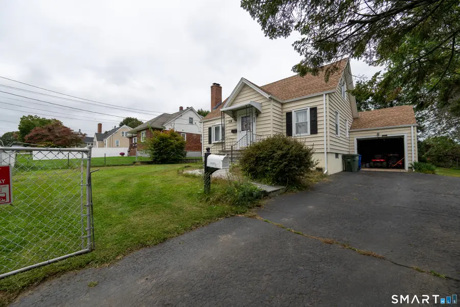 286 Sylvan Street, Bridgeport, CT 06606 - #2