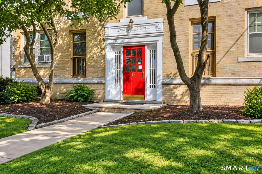 18 Robin Road #1, West Hartford, CT 06119 - #2