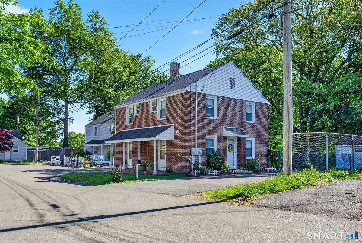 180 Dupont Place, Bridgeport, CT 06610 - #1