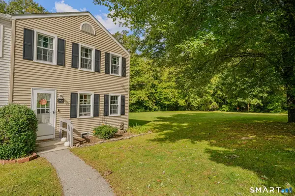 17 Lakeside Drive #R, Ledyard, CT 06339