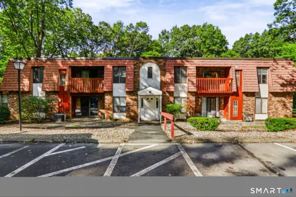 35 Woodsedge Drive #5B, Newington, CT 06111