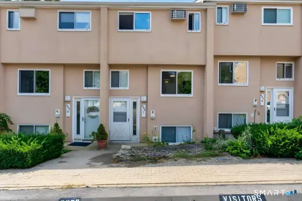 608 Shennecossett Road #C101, Groton, CT 06340