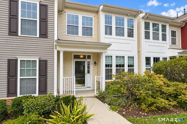 19 Orwich Court #19, Danbury, CT 06810