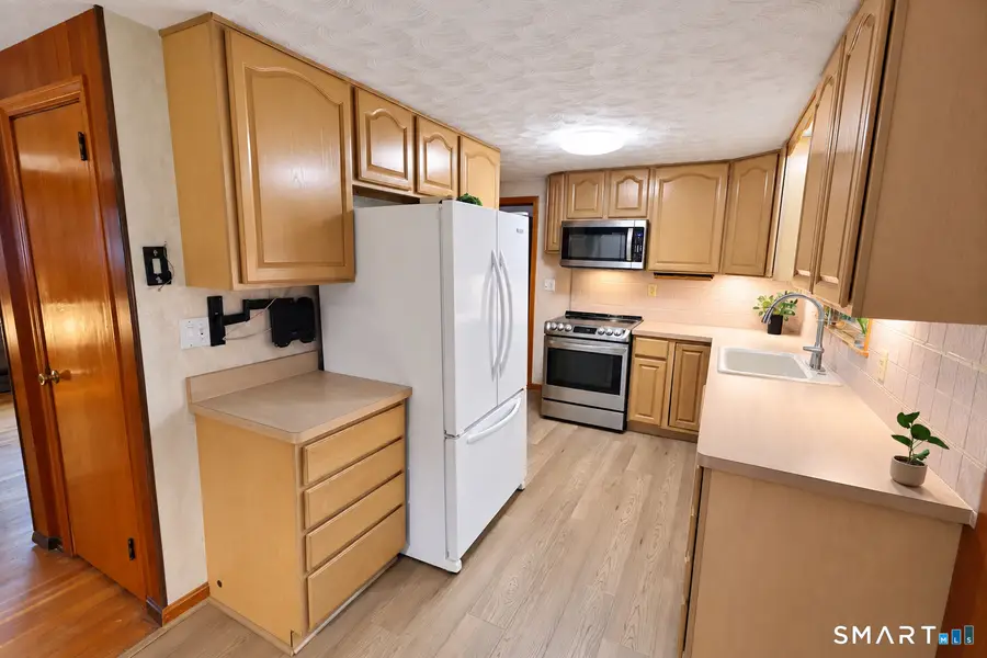 3 Sun Street, Enfield, CT 06082 - #3