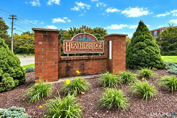 60 Heather Ridge #60, Shelton, CT 06484