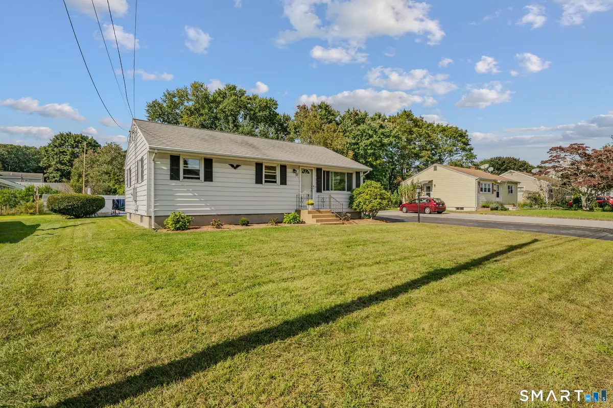 10 Lark Street, Waterford, CT 06385 - #1