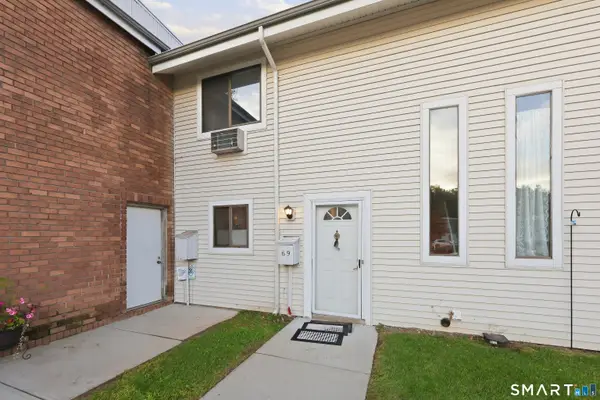 69 Sutton Place #69, Bloomfield, CT 06002