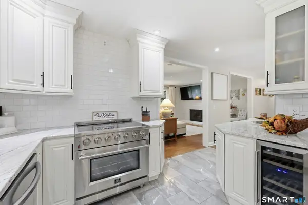 95 Moravia Road, Avon, CT 06001