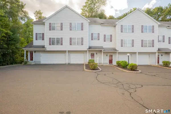 11 Mannions Lane #14, Danbury, CT 06810