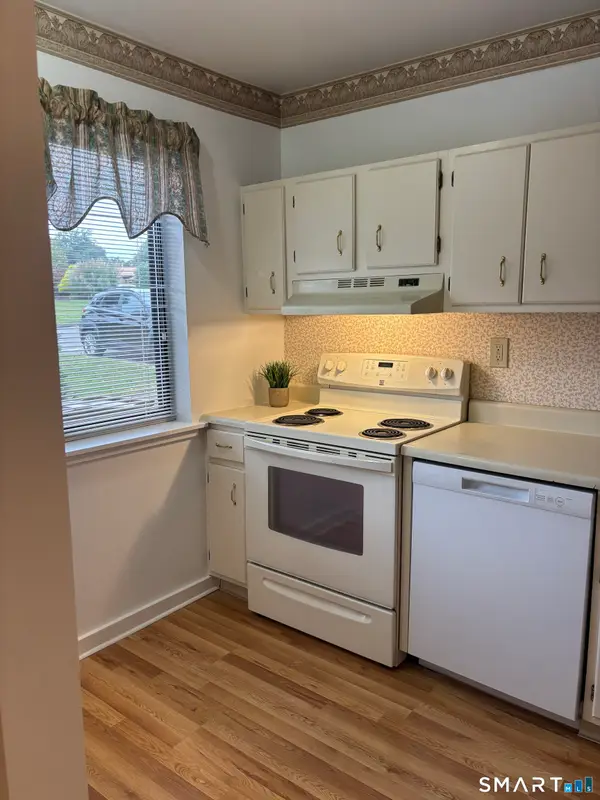 415 Asbury Ridge #415, Shelton, CT 06484