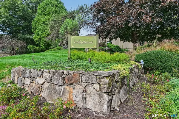 100 Gillies Lane #100, Norwalk, CT 06854
