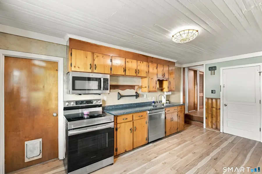 9 Warriner Avenue, Enfield, CT 06082 - #3