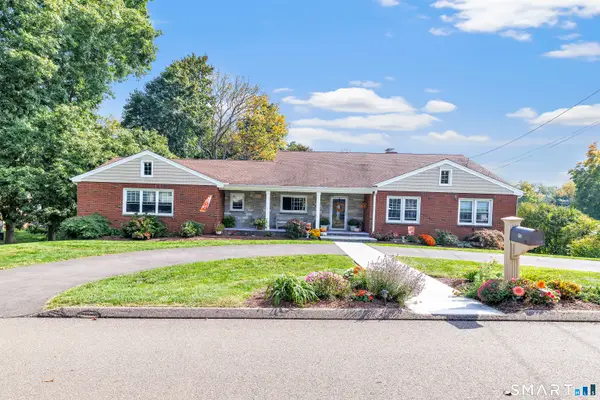 10 Merrill Road, Trumbull, CT 06611