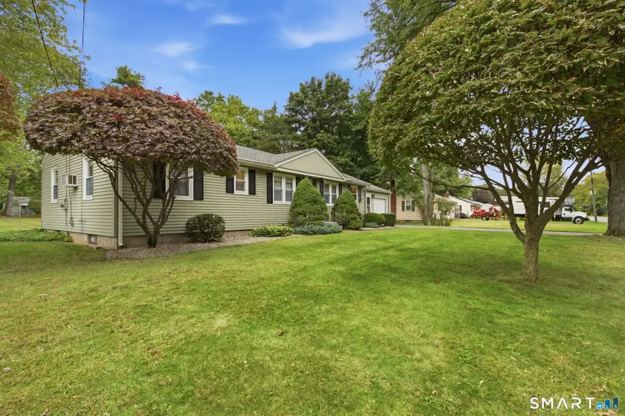 327 Burnham Street, Manchester, CT 06042 - #3