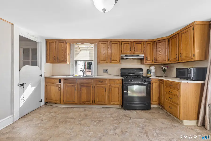 35 Edwards Street, Hamden, CT 06517 - #3