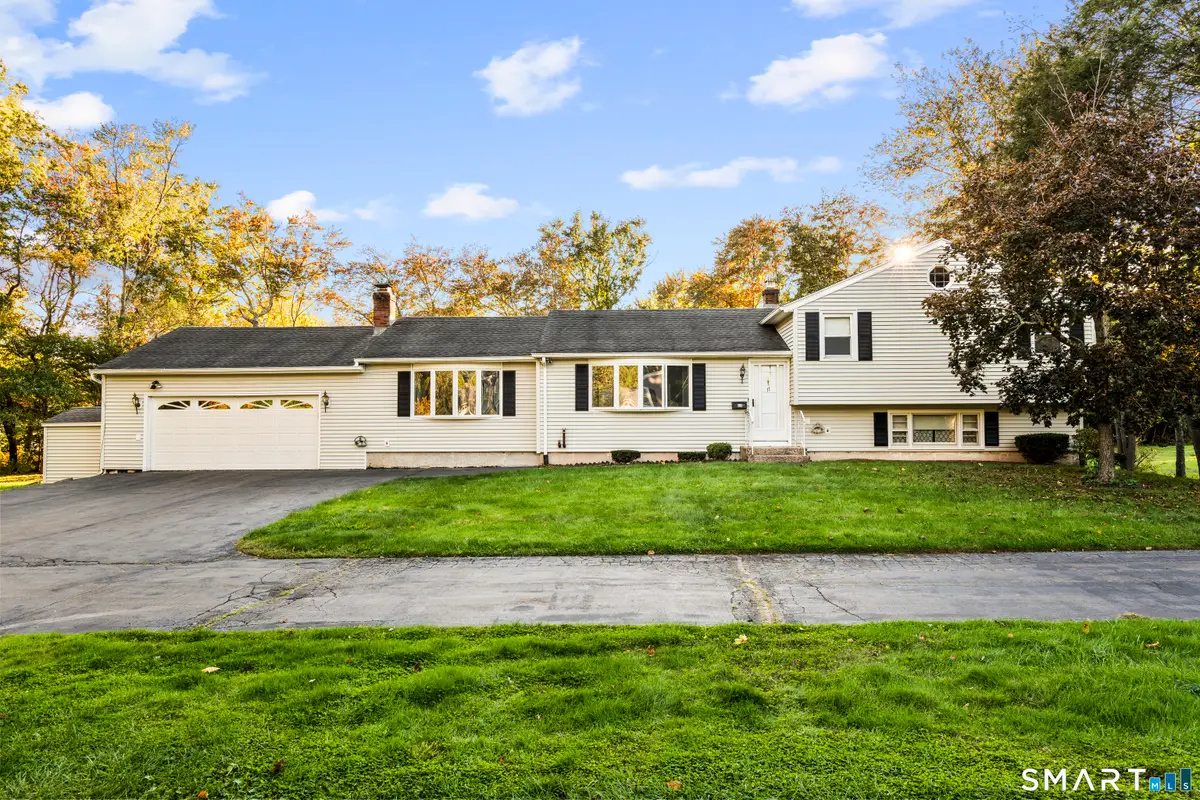 11 Peters Court, North Haven, CT 06473 - #1