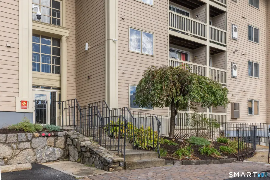 980 Lindley Street #108H, Bridgeport, CT 06606 - #3