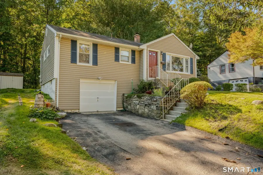 15 Linda Avenue, Uncasville, CT 06382 - #2