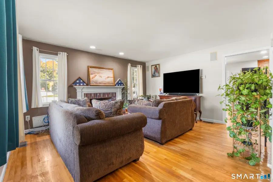 340 Macon Drive, Bridgeport, CT 06606 - #3