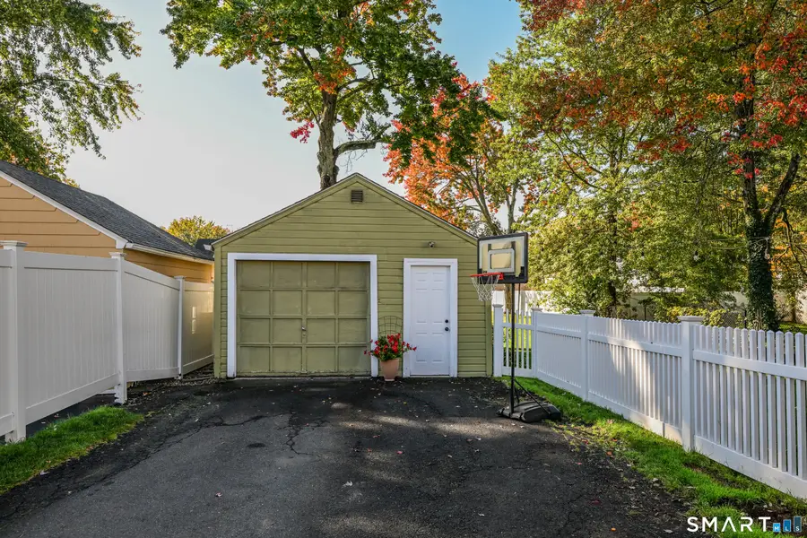 127 Edgemere Avenue, West Hartford, CT 06110 - #3