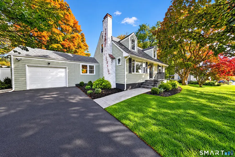 18 Maple Street, Trumbull, CT 06611 - #2