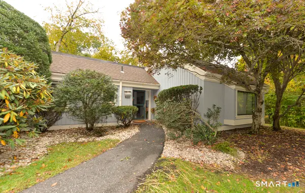 1004 Heritage Village #B, Southbury, CT 06488