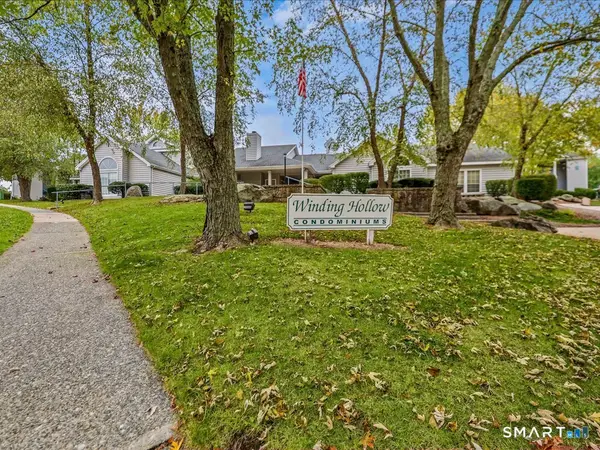 75 Crown Knoll Court #108, Groton, CT 06340