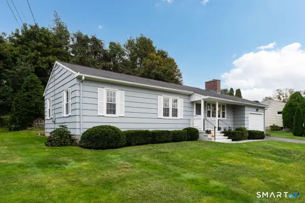 9 Victoria Drive, Branford, CT 06405