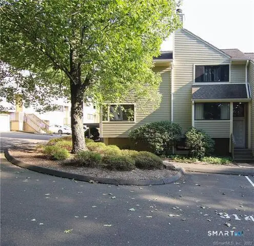 318 Sunrise Hill Lane #318, Norwalk, CT 06851