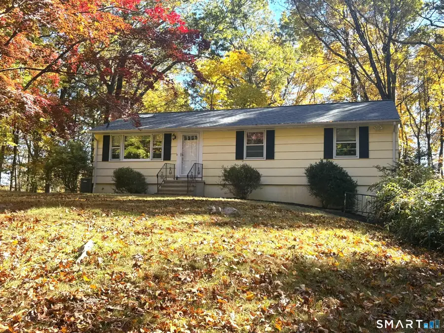 7 Carriage Lane, Danbury, CT 06810 - #2