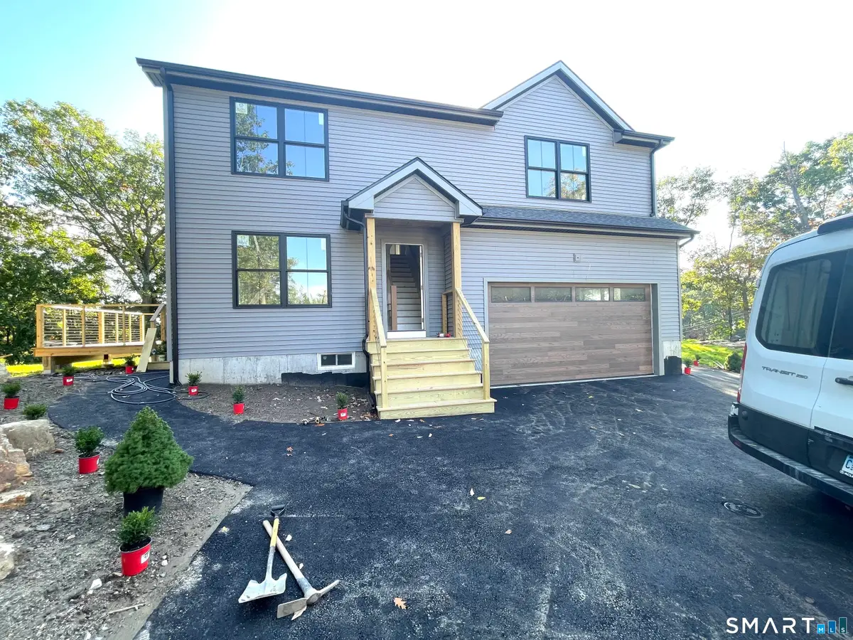 205 Red Oak Road, Bridgeport, CT 06606 - #1