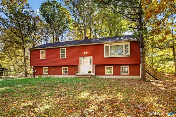 14 Country Village Lane, Clinton, CT 06413