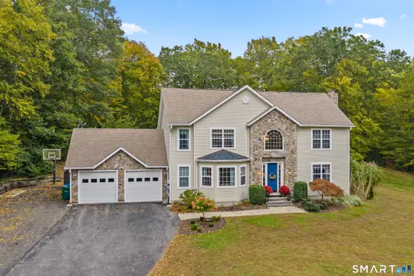 10 White Oak Lane, Waterford, CT 06375
