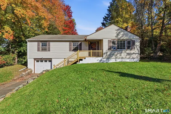 61 Arnott Road, Manchester, CT 06040