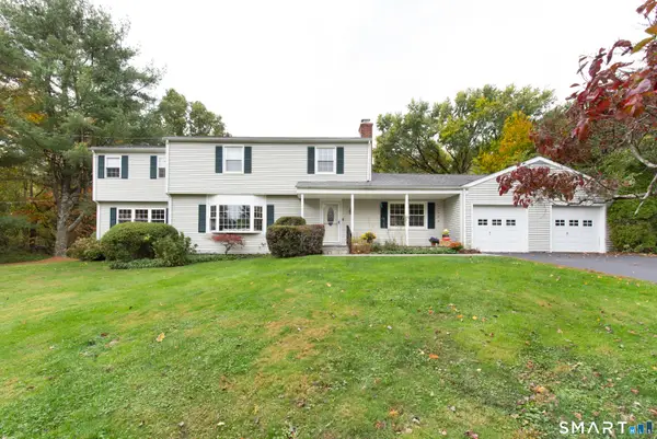 15 Longview Road, Trumbull, CT 06611