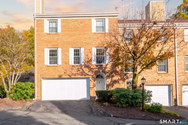 82 Kingswood Drive #82, Bethel, CT 06801