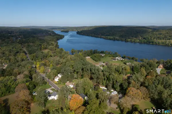 4 Gates Way, Haddam, CT 06438